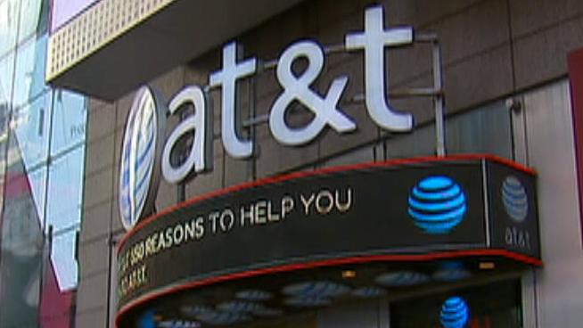 AT&T gives certain employees $1000 'tax cut bonus'