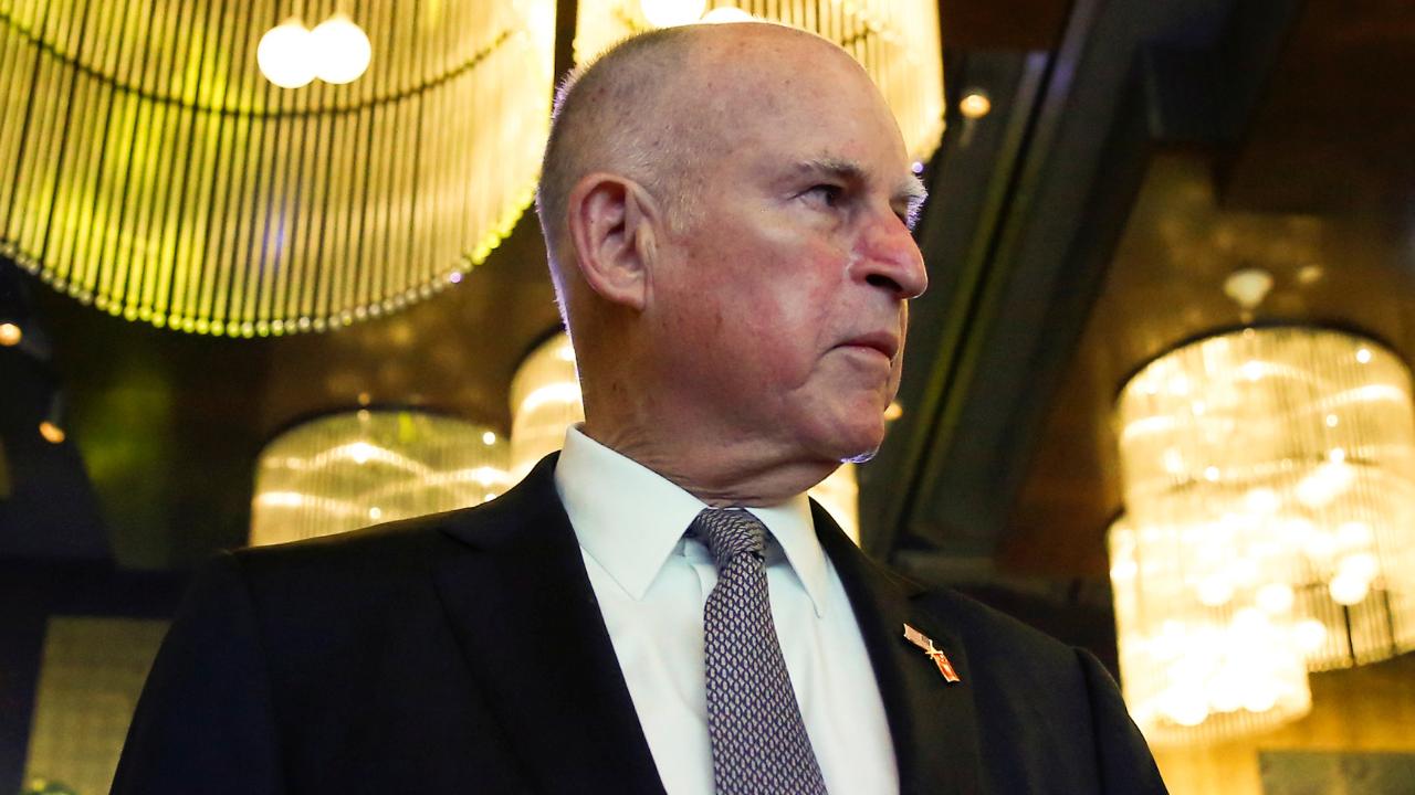 California governor pardons felons set for deportation