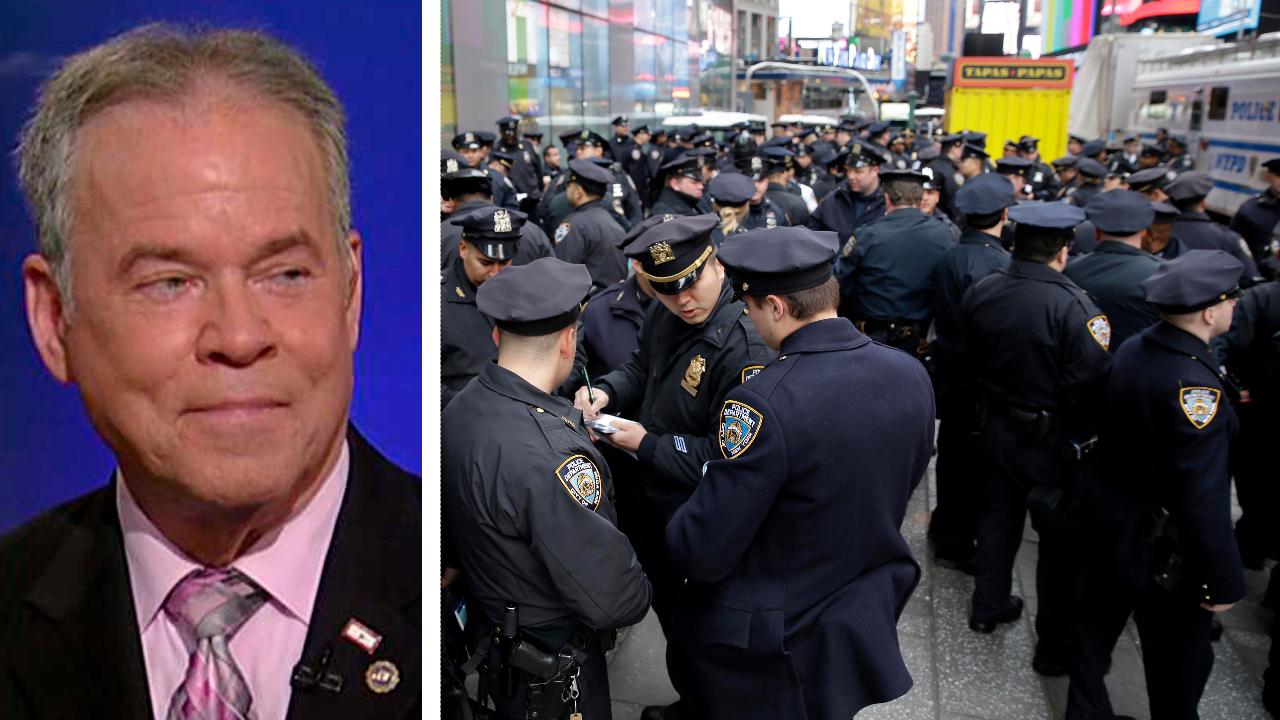 Former NYPD lieutenant commander talks Times Square security