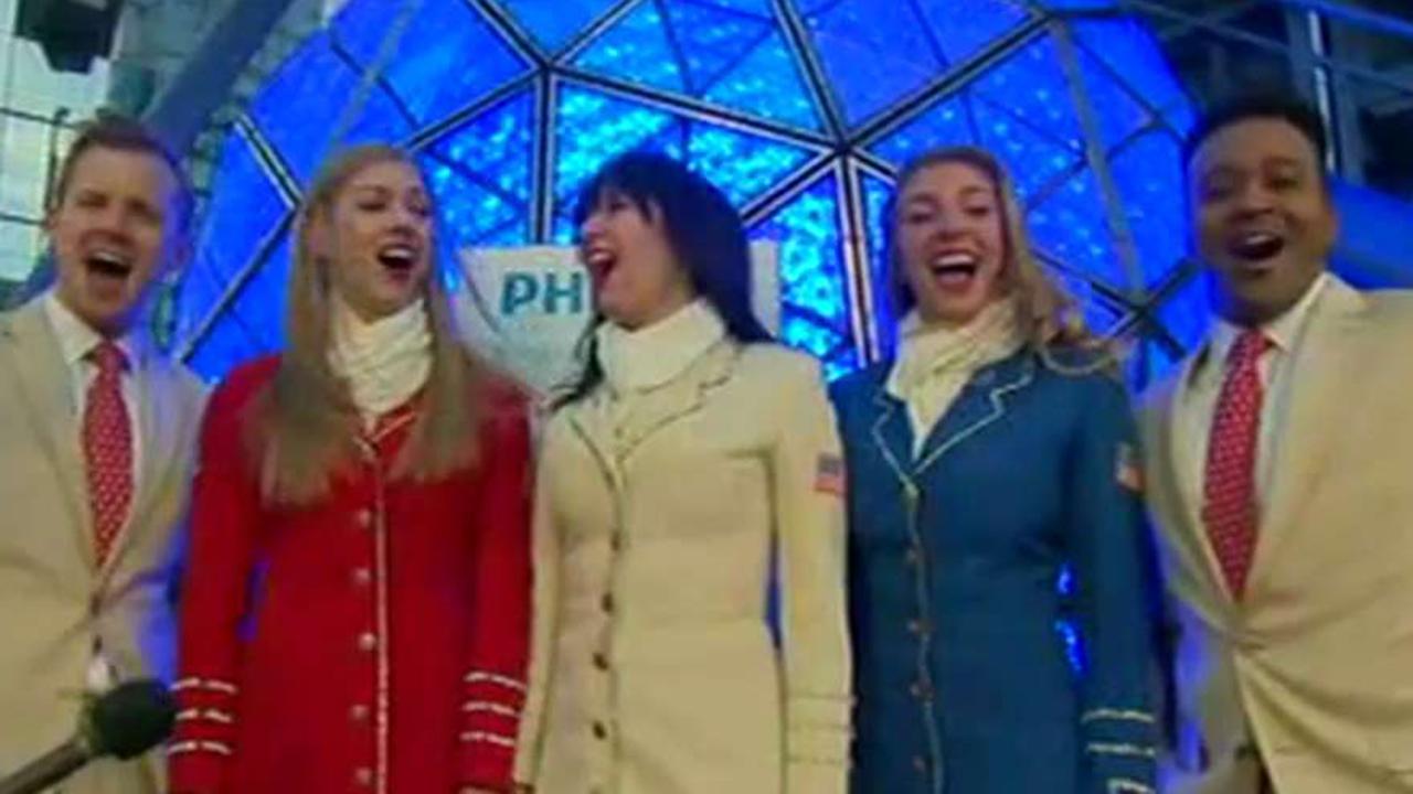 USO Show Troupe performs patriotic medley in Times Square
