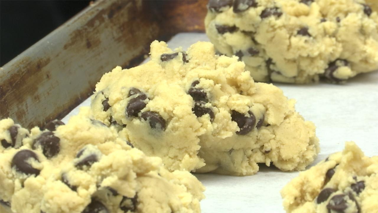 Bakery sends cookies to troops overseas