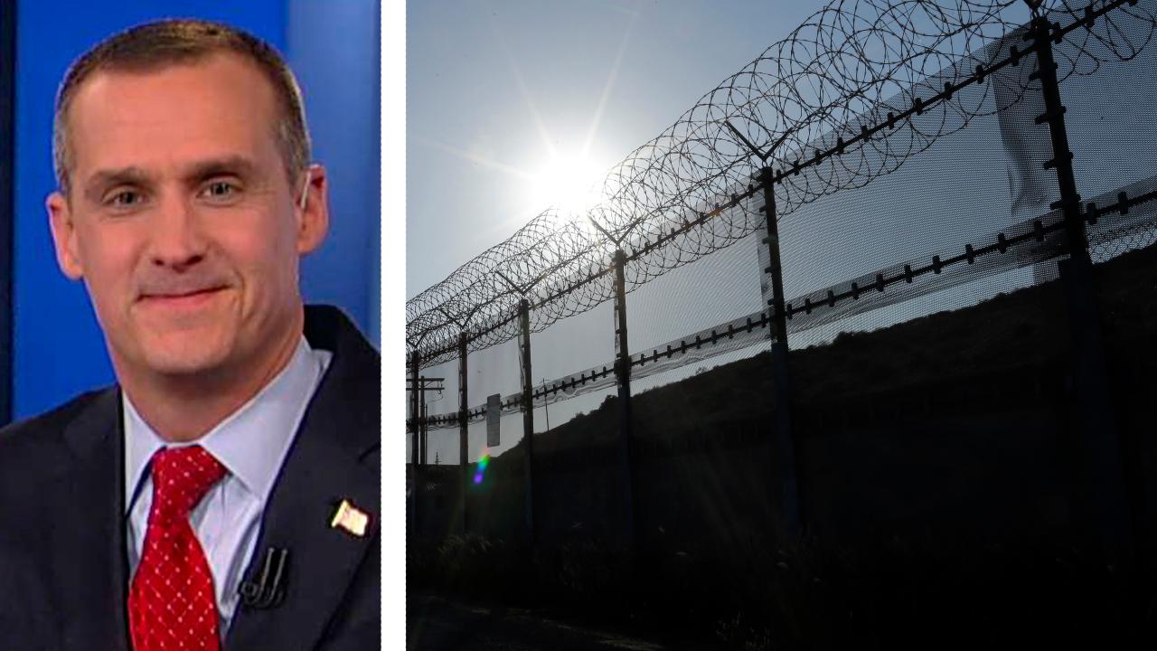 Lewandowski: Border wall was hallmark of Trump campaign
