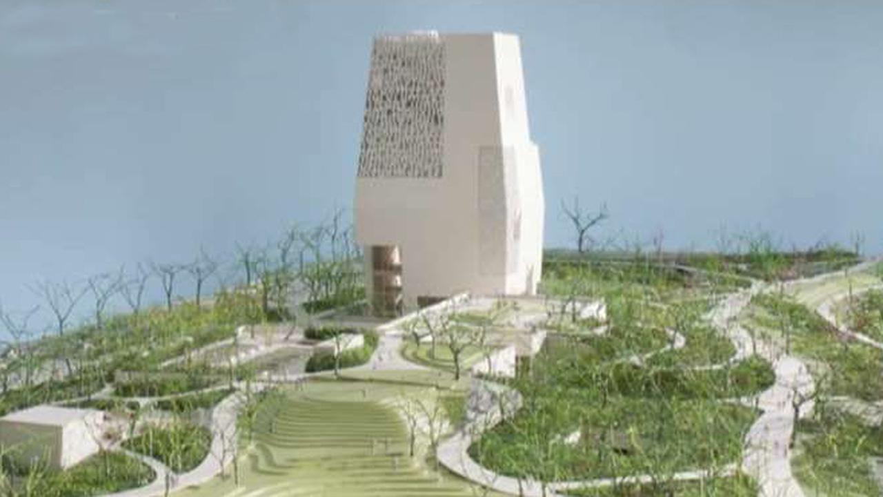 Lavish Obama center hits mounting opposition in Chicago
