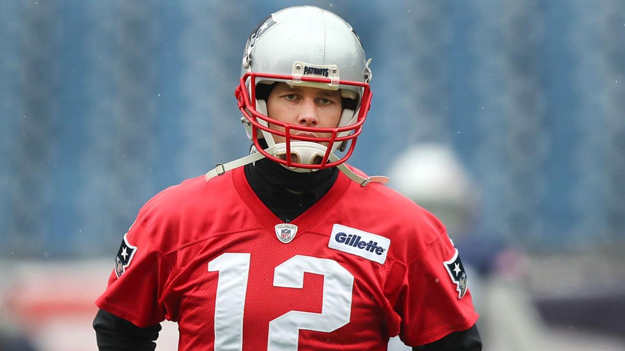 Tom Brady injures throwing hand ahead of AFC Championship