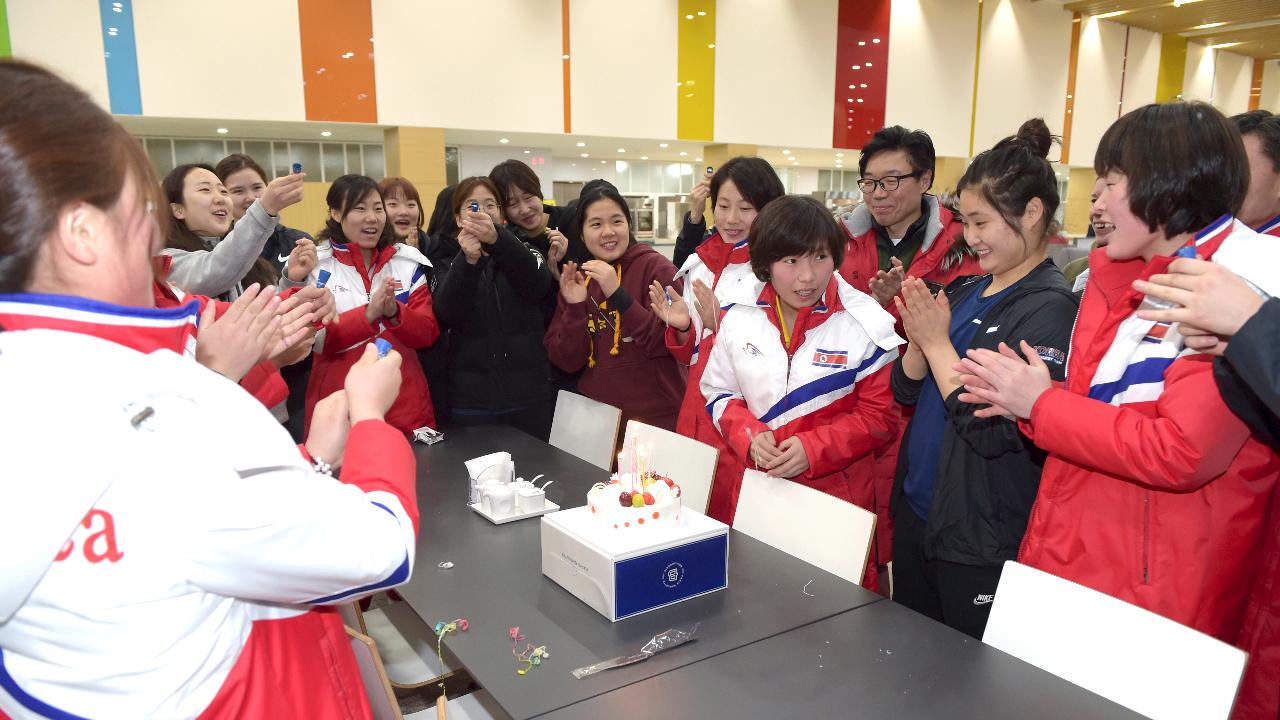 South Korea welcomes North Korean athletes to Olympics
