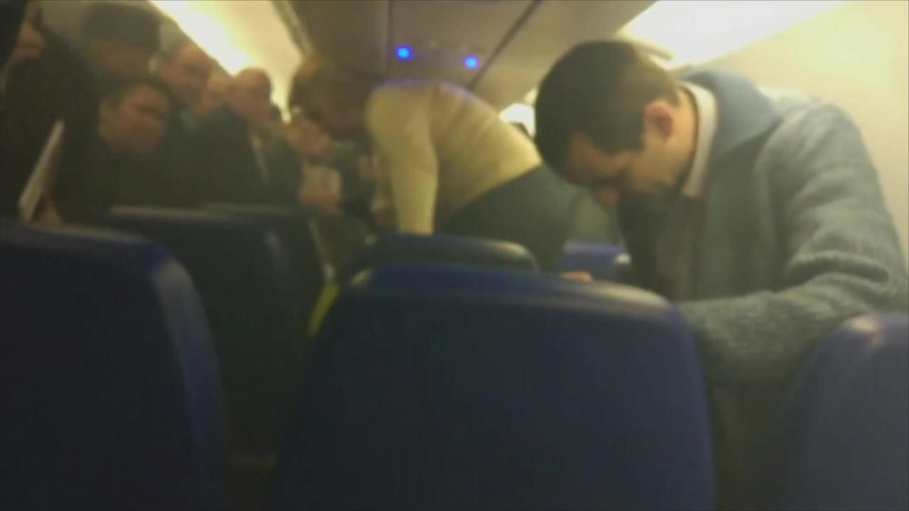Fire breaks out aboard Russian plane 