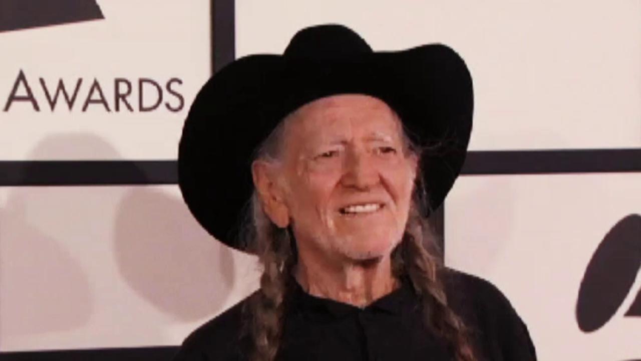 Willie Nelson needs more time off