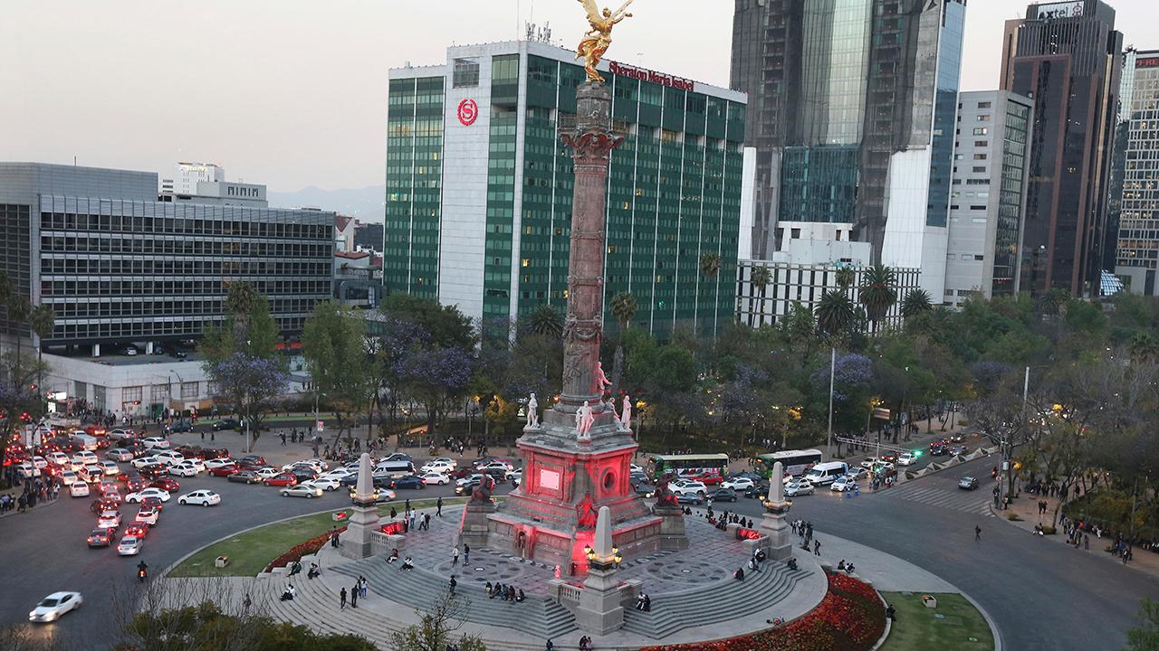 Powerful 7.2 earthquake rocks Mexico