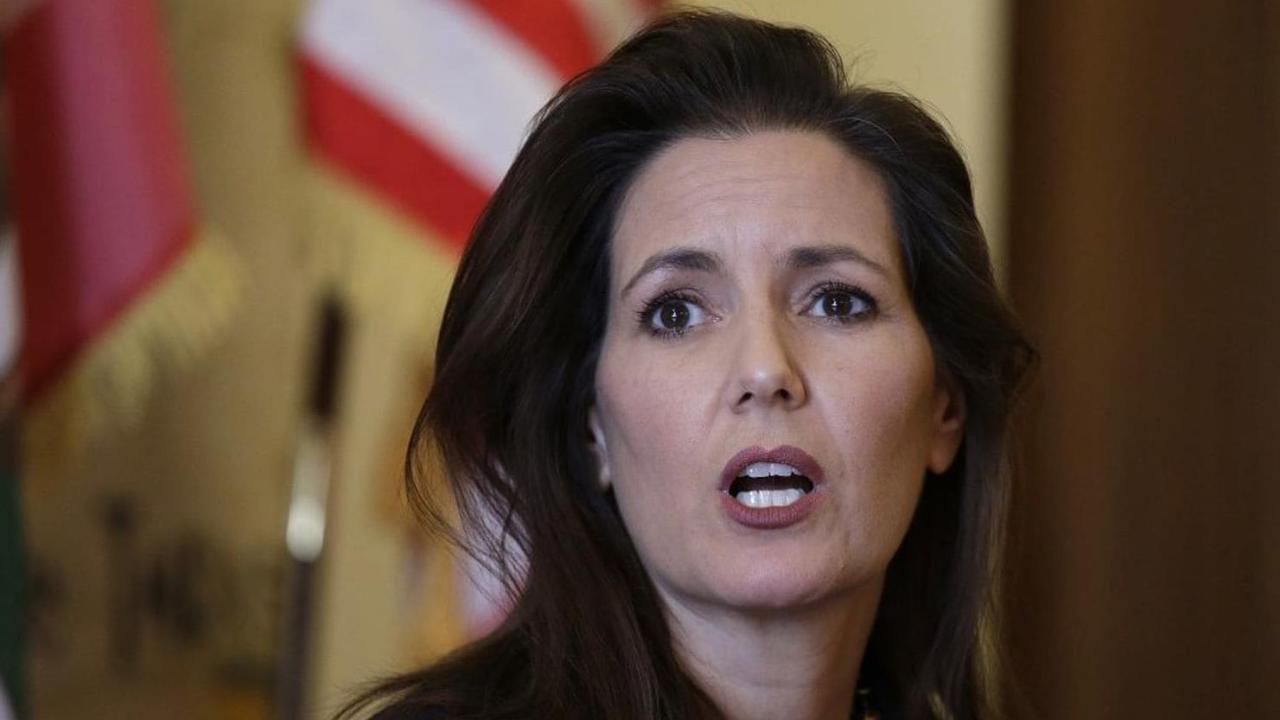 Oakland mayor stands by choice to share ICE raid information