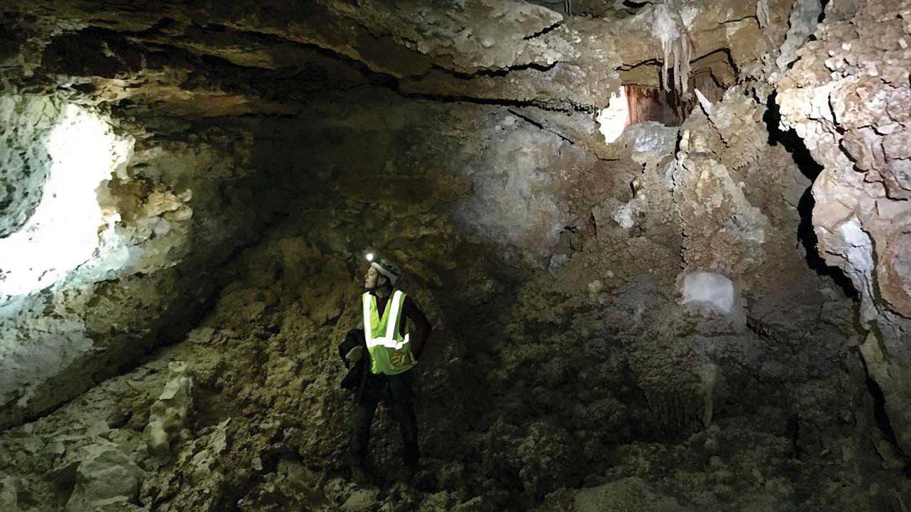 Prehistoric cave draws awe and concern in Texas