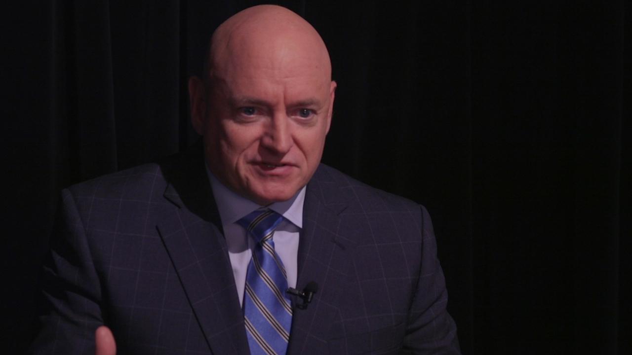 Astronaut Scott Kelly addresses lack of confidence in science