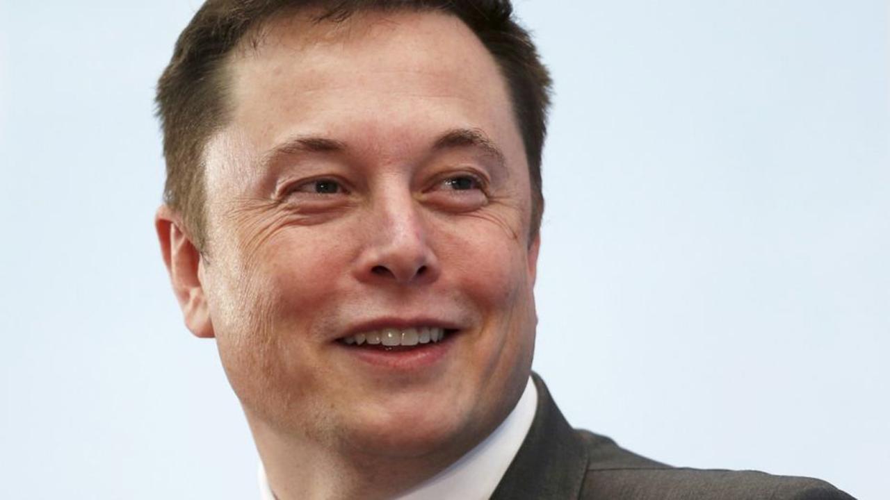 Elon Musk tweets show support for President Trump's tariff