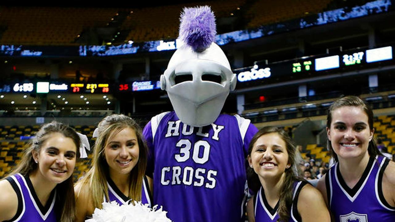 College drops knight mascot over ties to the Crusades