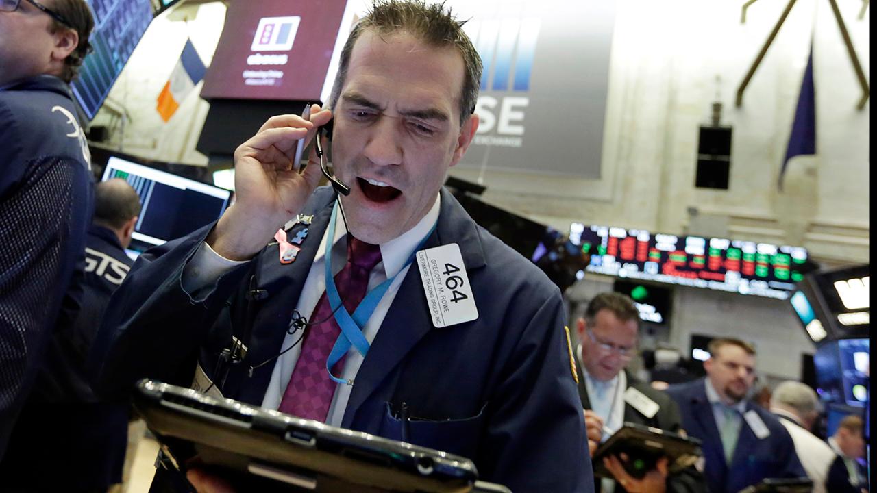 Stock sell-off drives Dow into the red for 2018