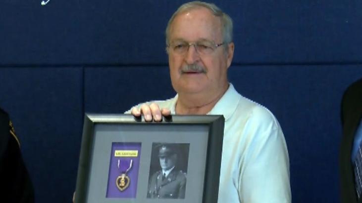 Cop recovers Purple Heart at pawn shop, returns to family