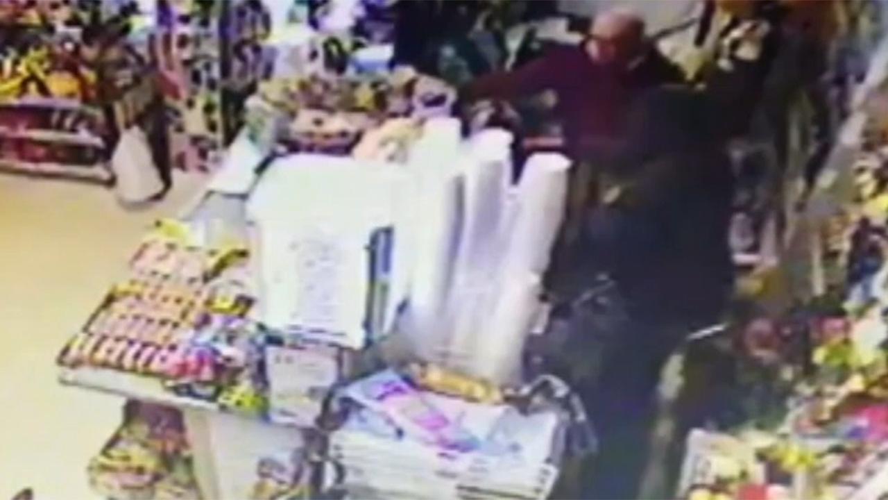 Store clerk stabbed in neck by robber in New Jersey