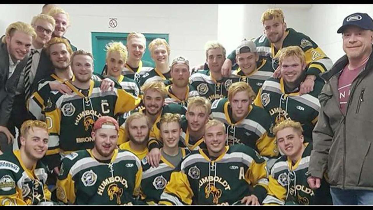 14 killed in crash of bus carrying hockey team