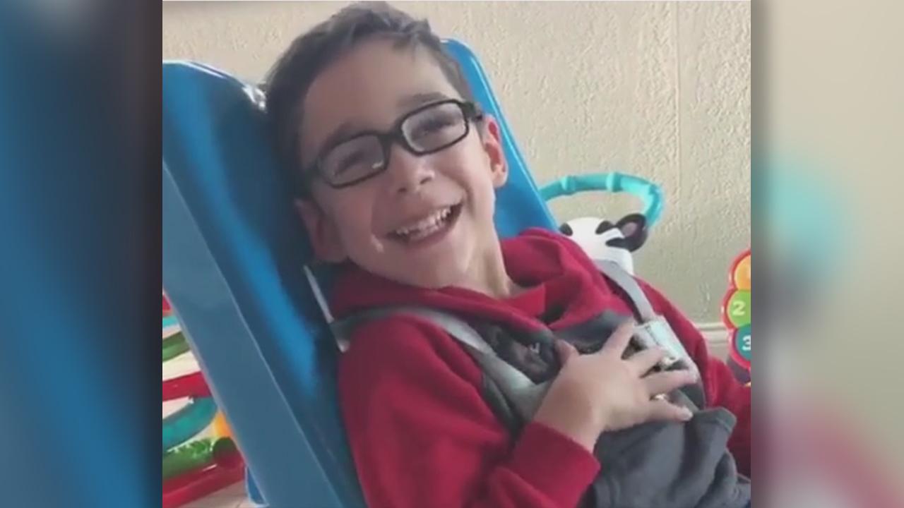 5-year-old with cerebral palsy recites Pledge of Allegiance