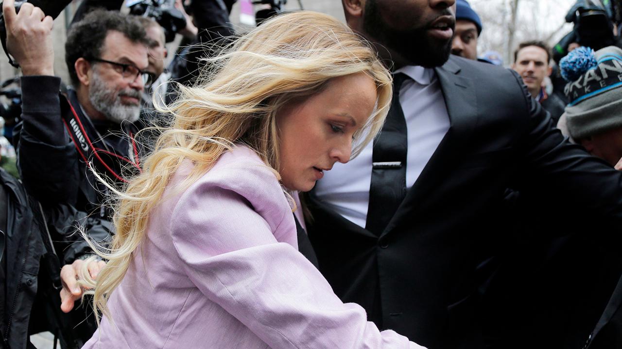 Stormy Daniels arrives at court for hearing on Cohen raid