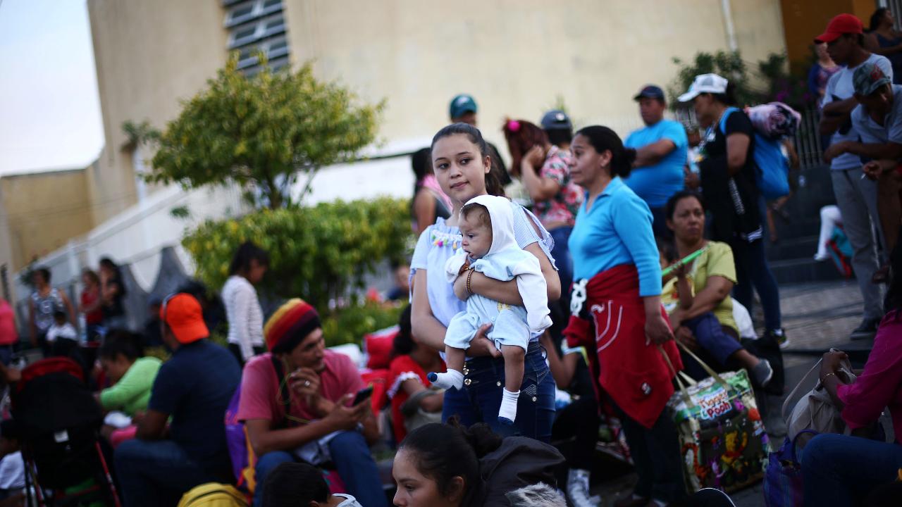 Migrant caravan arrives at US-Mexico border