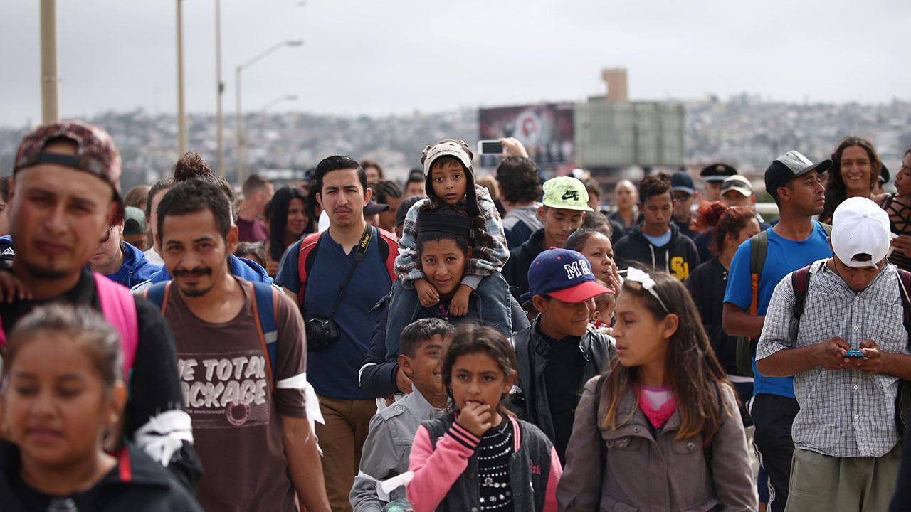 'Caravan of migrants' arrives at US border