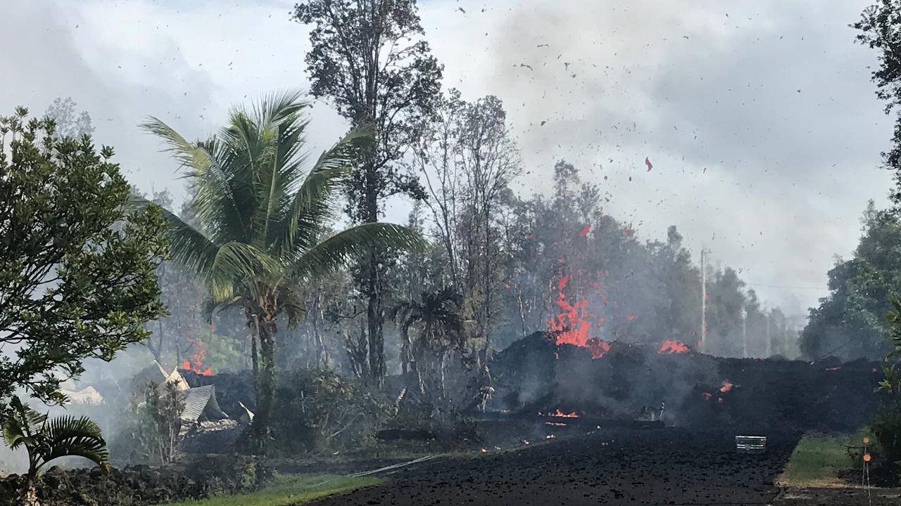 Earthquakes rock Hawaii as volcano erupts