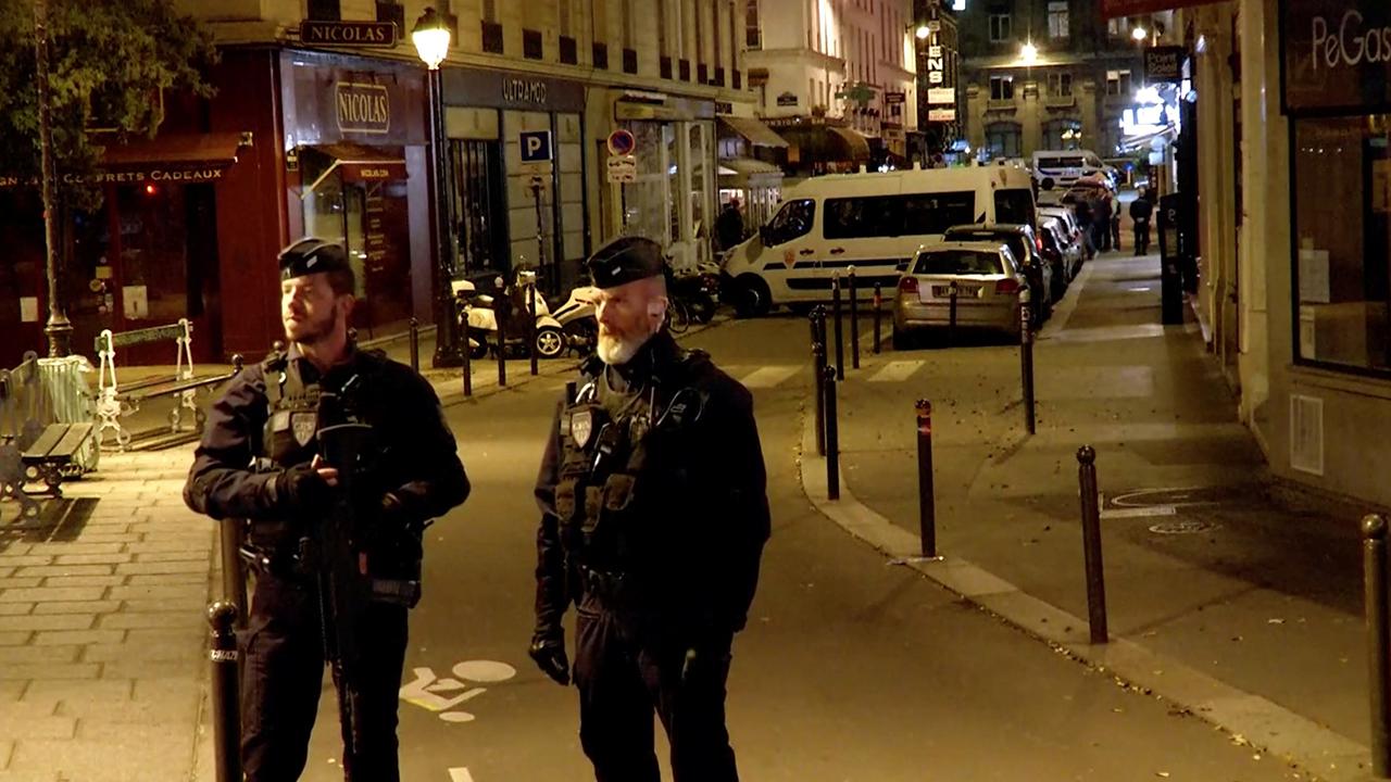 Police: Motive unknown for Paris knife attack