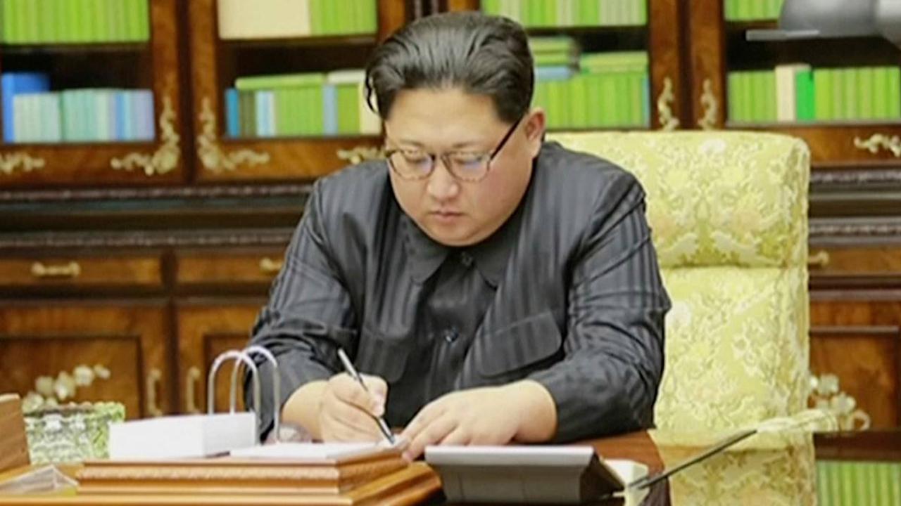 President Trump reads letter from Kim Jong Un