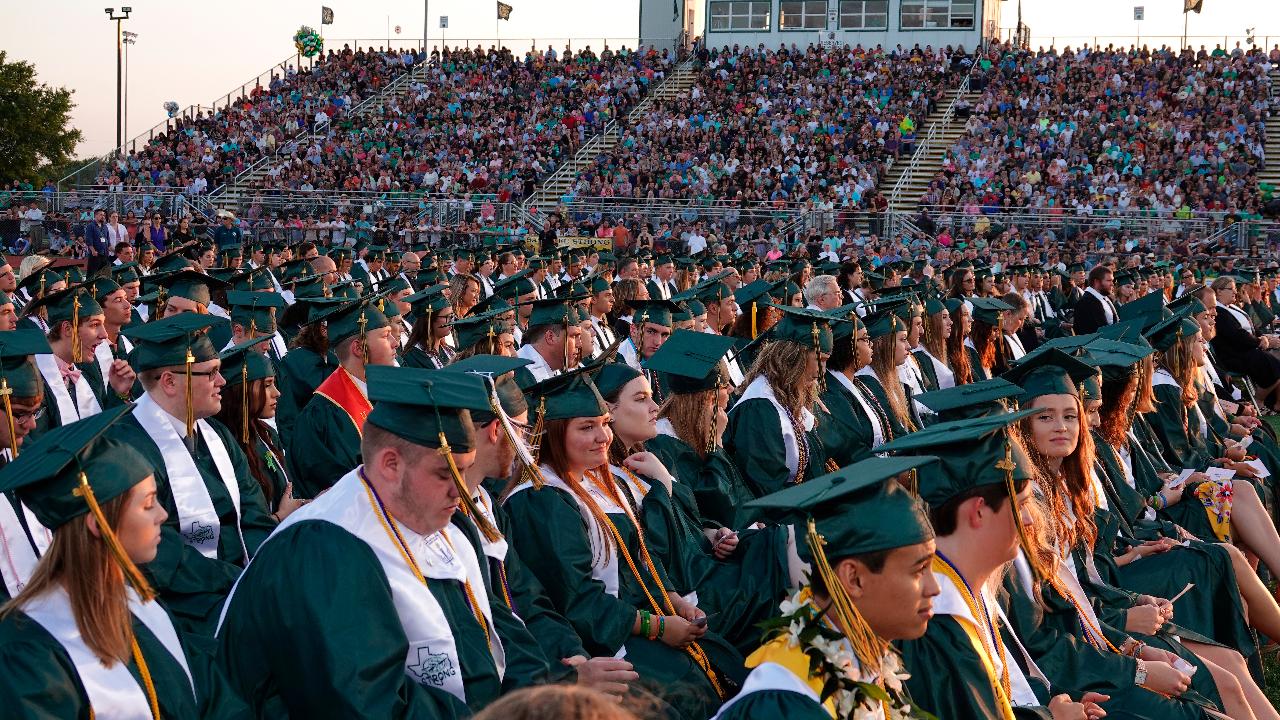 Students graduate from Santa Fe High School