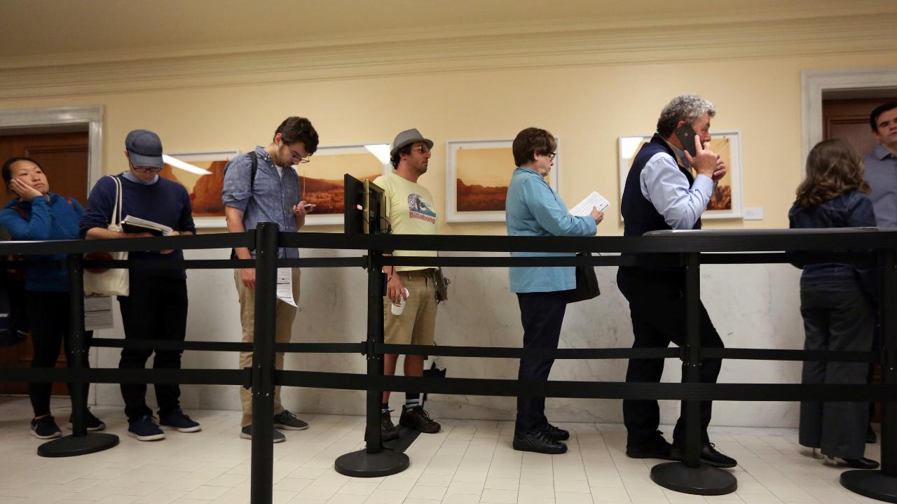 Error leaves nearly 120,000 LA County voters off register