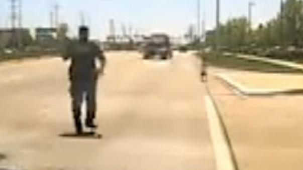 Illinois police officer saves child on busy road