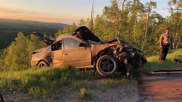 Car carrying seven teens crashes off road and into tree in Utah | Fox News