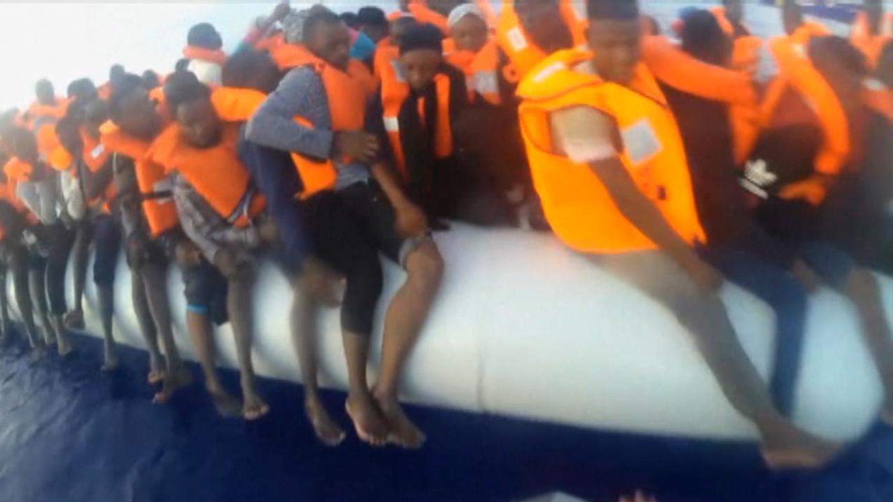 Migrant mother, child rescued from crowded dinghy