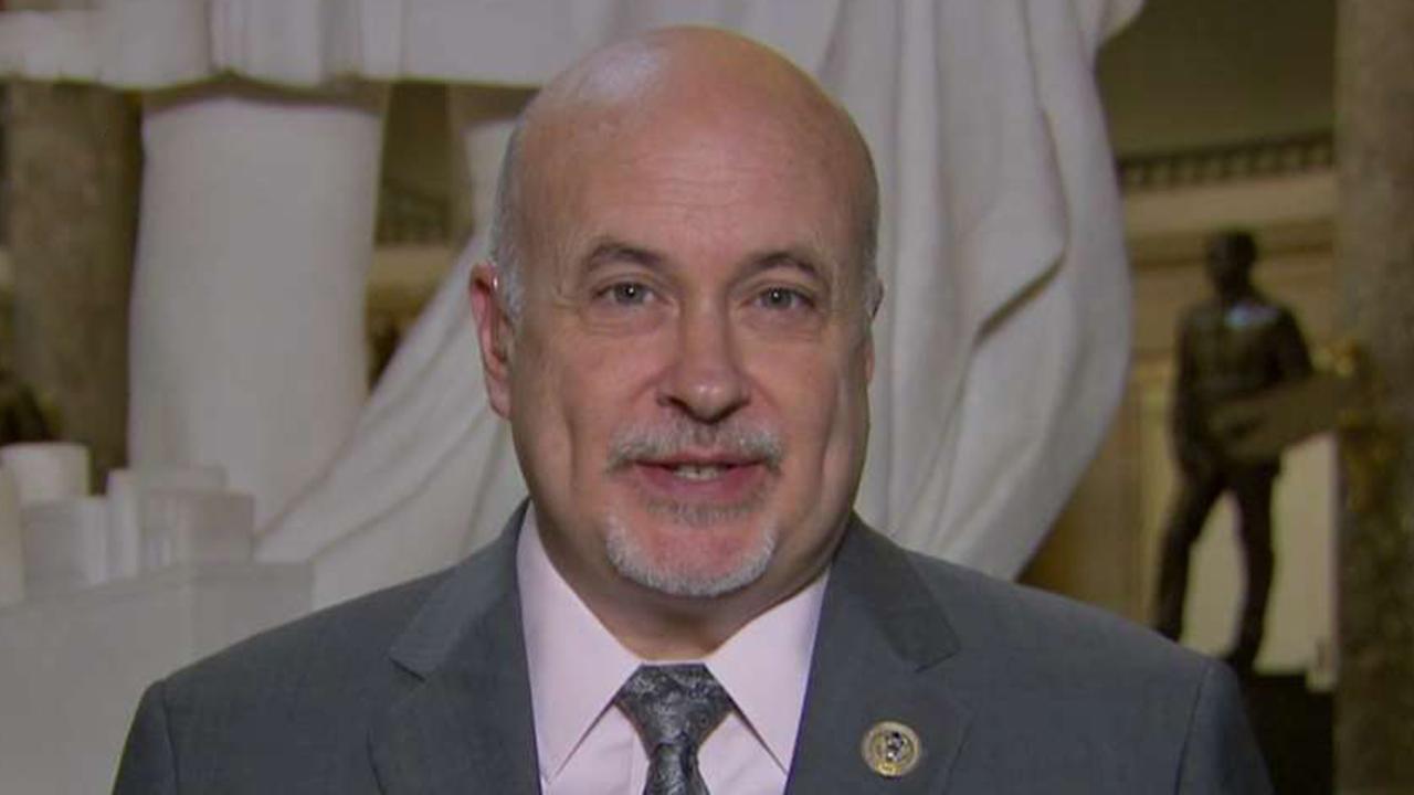 Democrat lawmaker defends bill to abolish ICE