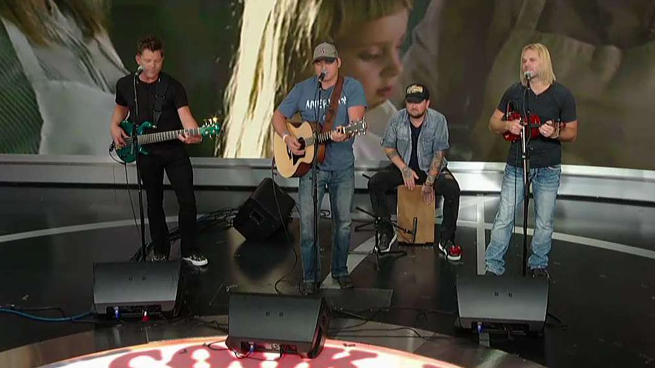 Wes Cook Band performs 'I Stand For the Flag'