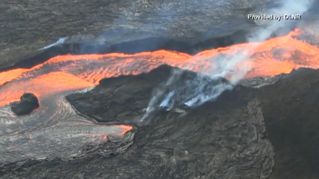 Hawaiian officials try to find safe volcano viewing areas