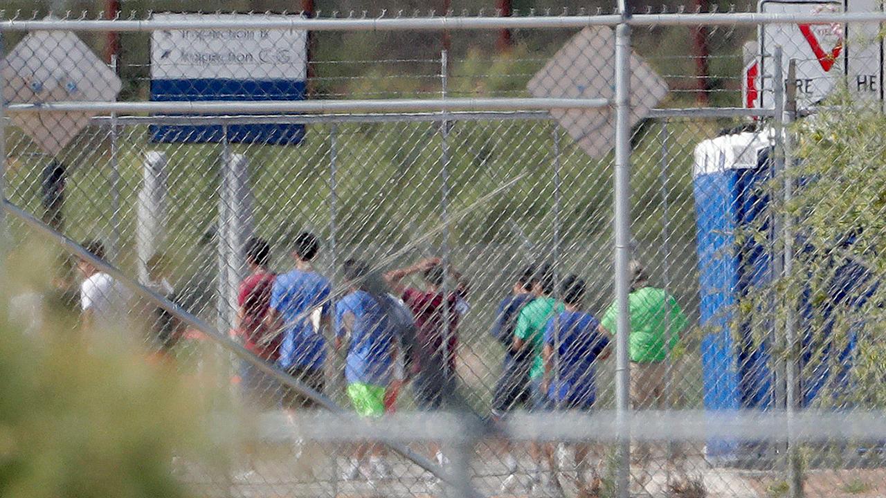 Deadline to reunite separated families looms