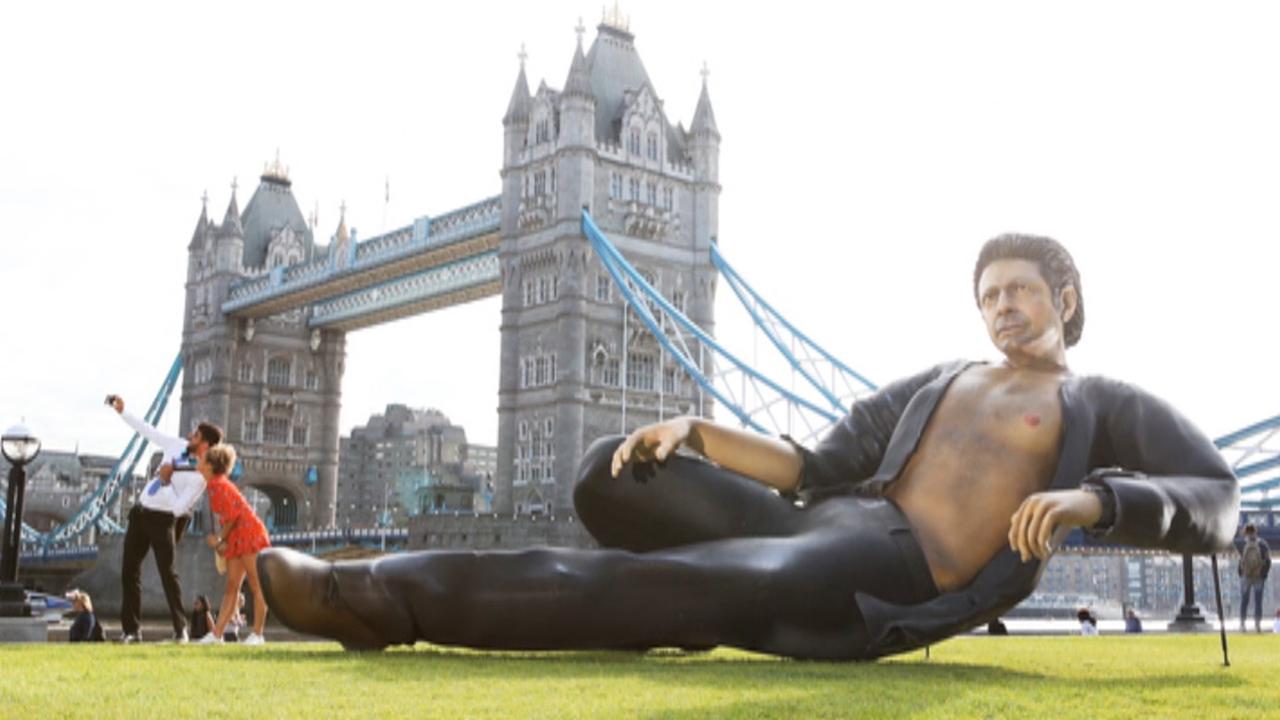 Jurassic-sized Jeff Goldblum statue marks film's anniversary