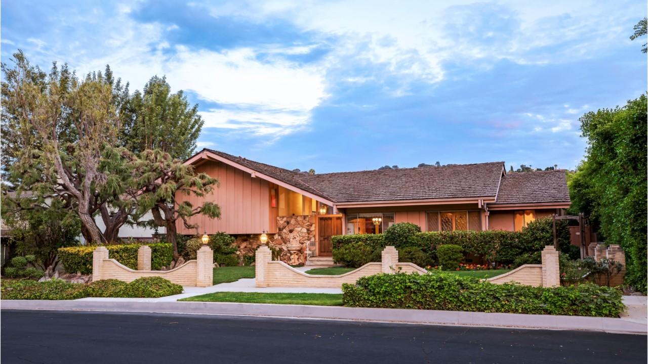 Iconic 'Brady Bunch' house for sale, but could be torn down