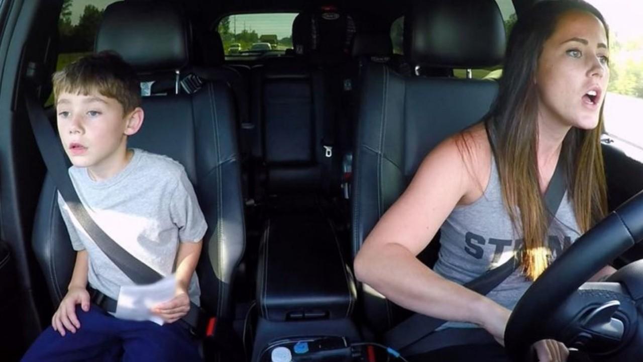‘Teen Mom’ star Jenelle Evans pulls out gun with son in car