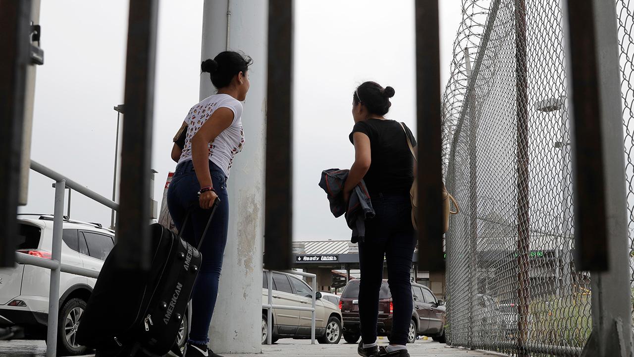 Admin, ACLU fail to agree on wait time for asylum applicants