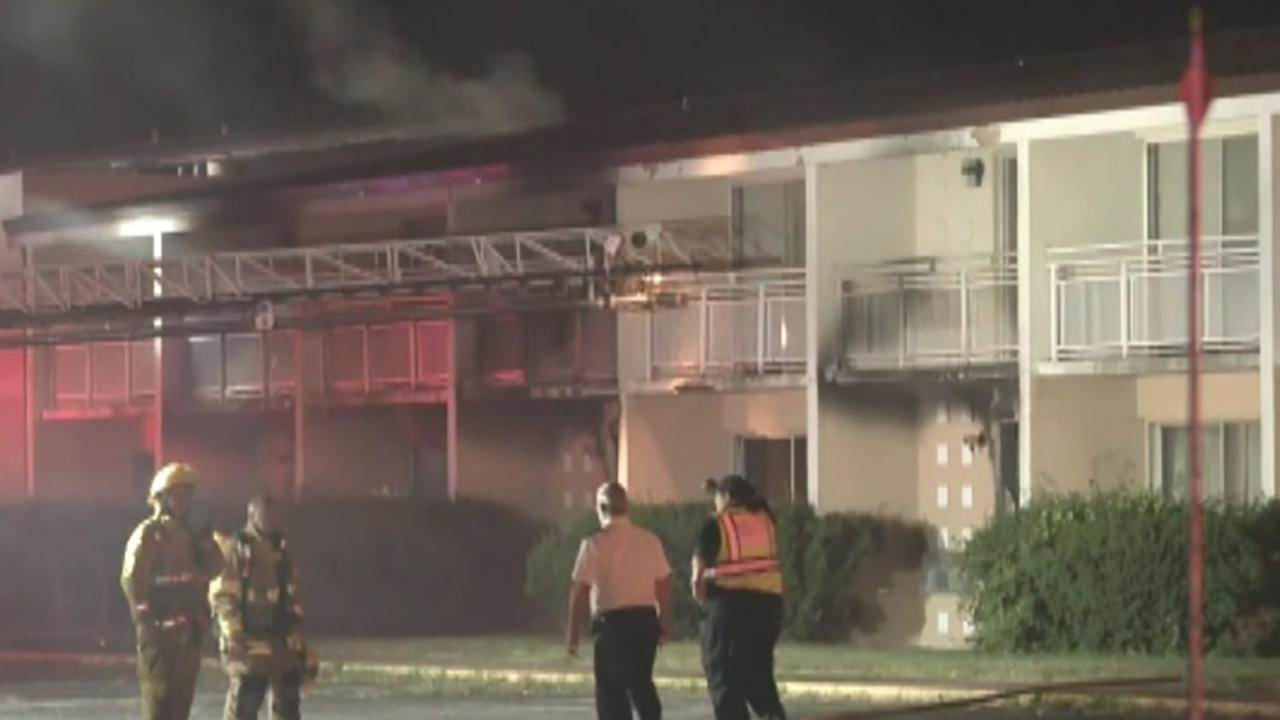 Raw video: Fatal motel fire in Berrien County, Michigan 