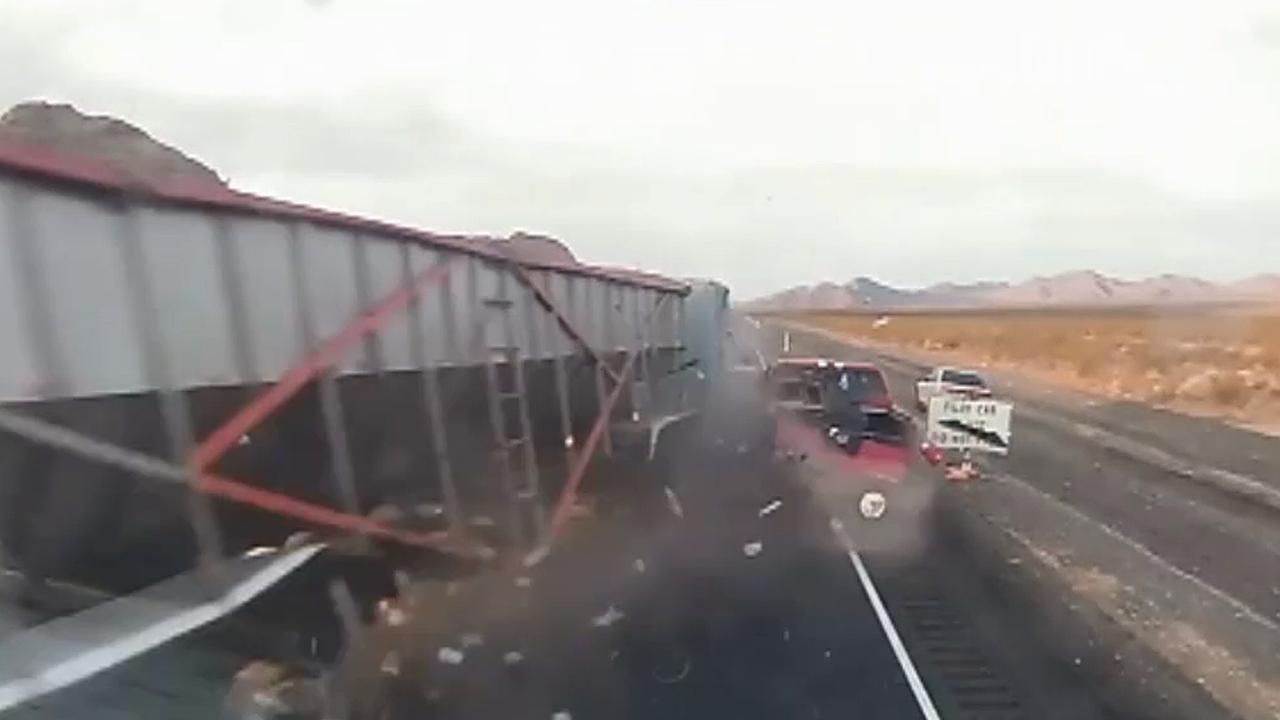Dashcam video show deadly Nevada semi-truck collision