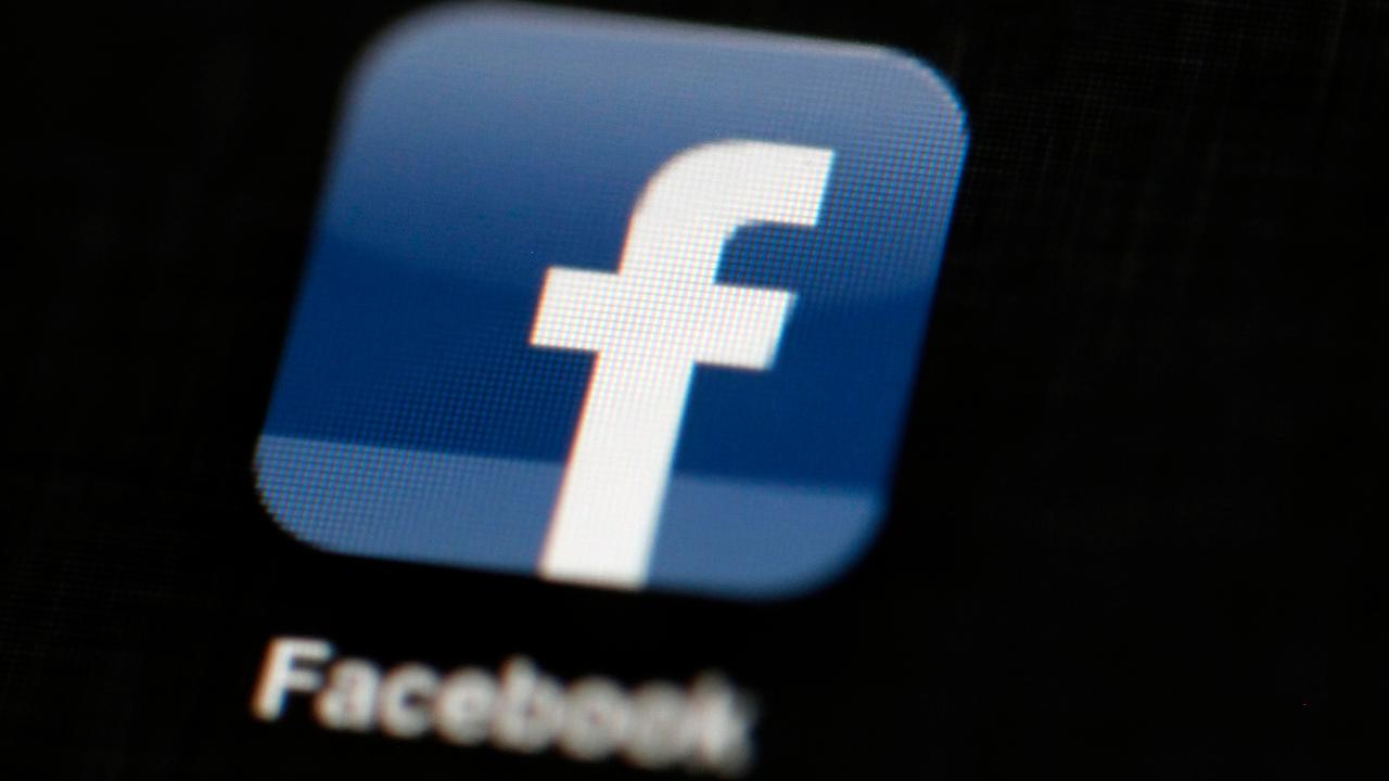 Facebook finds new attempts to influence midterm elections