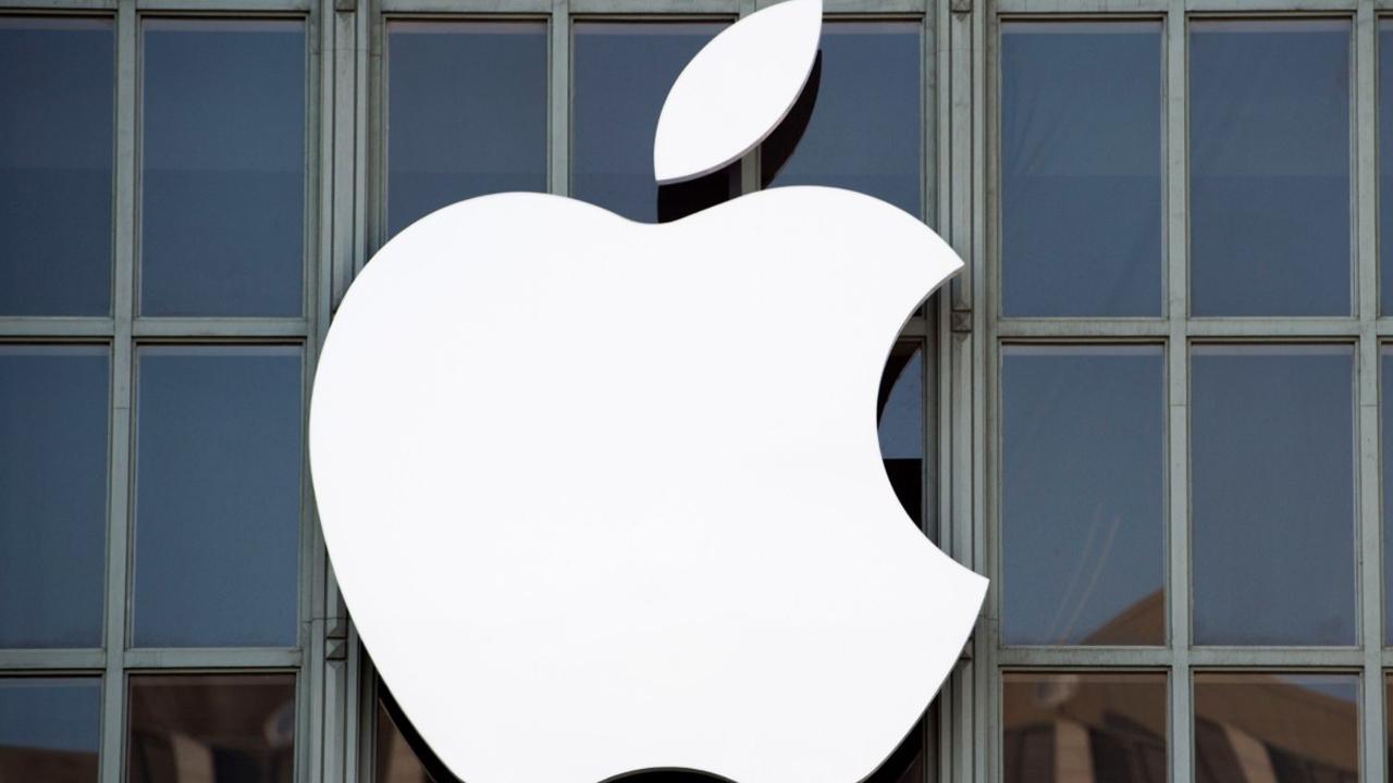 Apple becomes a $1 trillion company