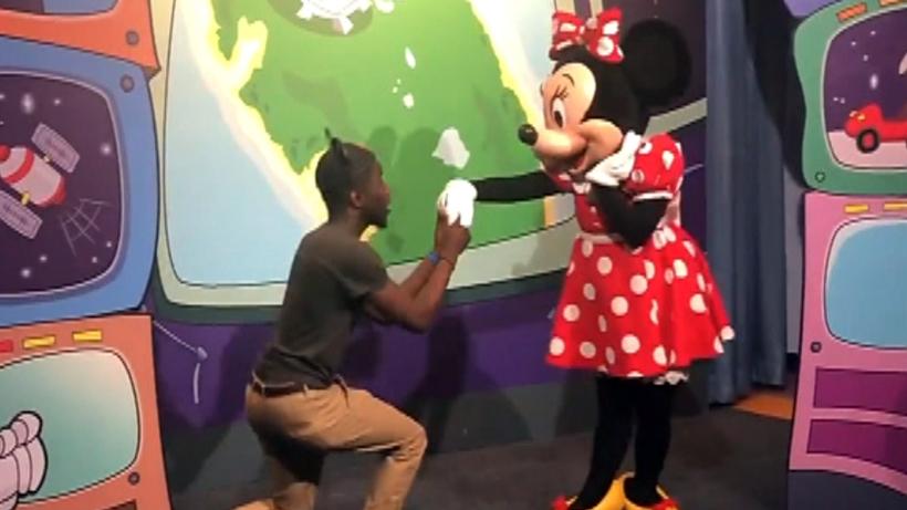 Minnie Mouse accepts man's marriage proposal