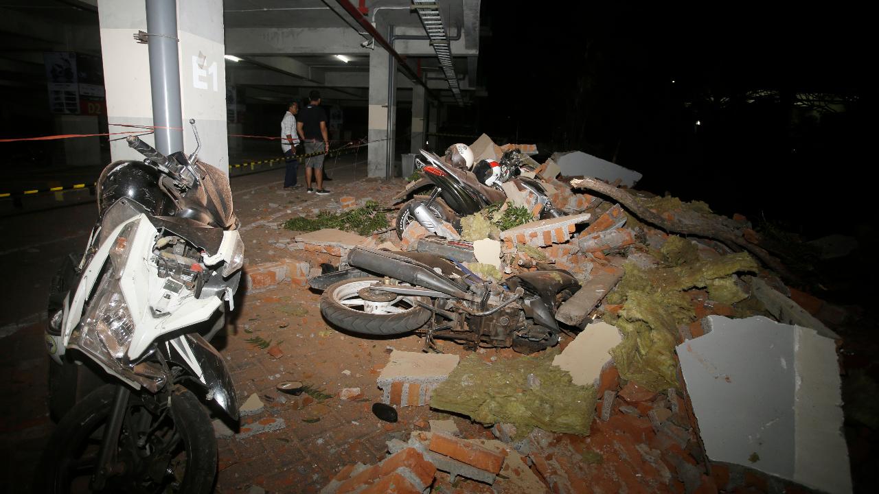 Indonesia earthquake leaves at least 82 dead