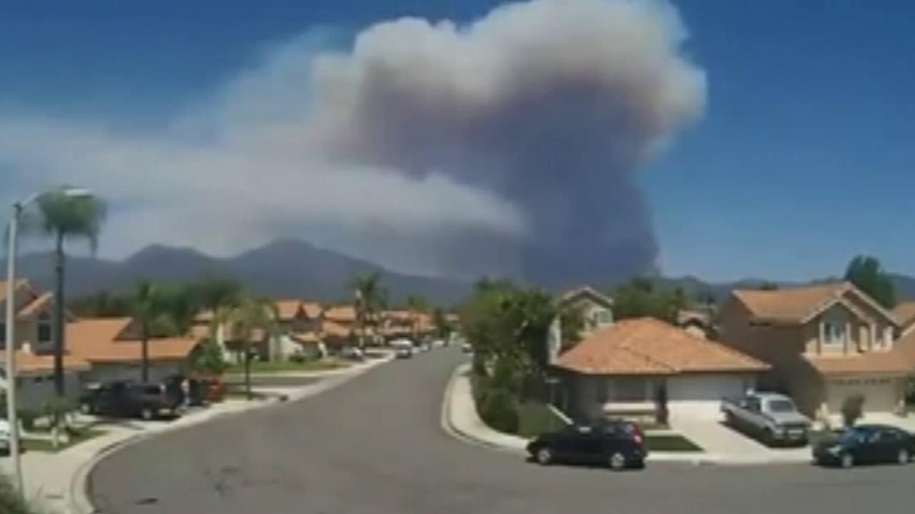 Time lapse video captures start of California Holy Fire