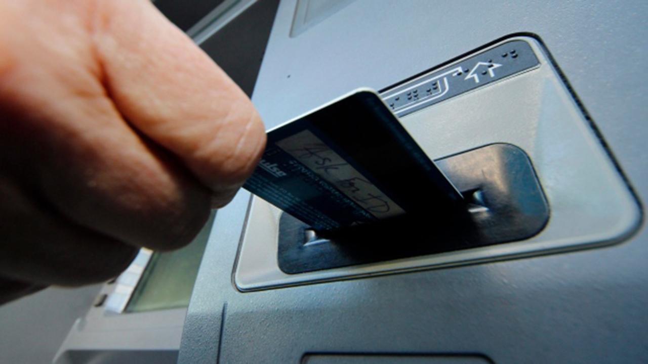 FBI warns banks of hackers targeting ATMs