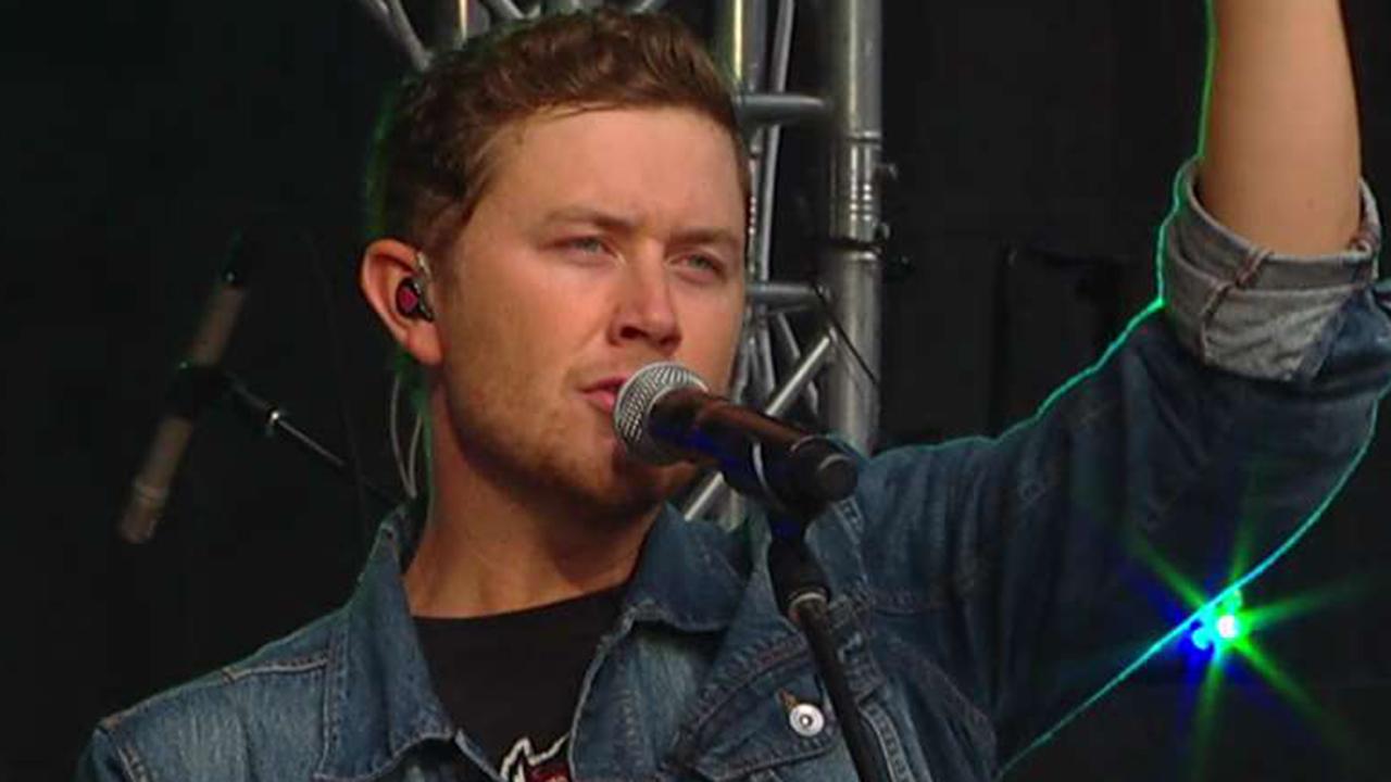 Scotty McCreery performs 'This Is It'